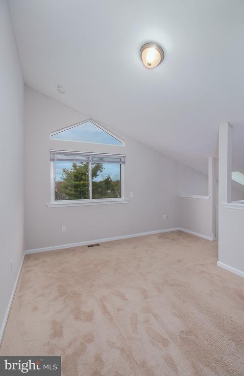 1811 ROBERTS WAY