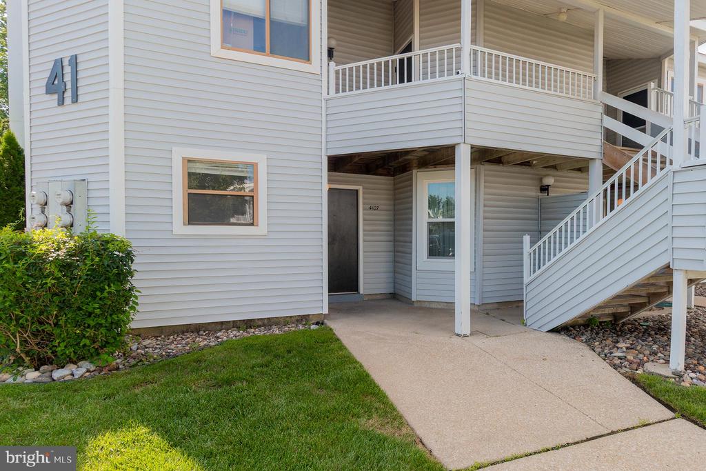 4107 TRACY COURT