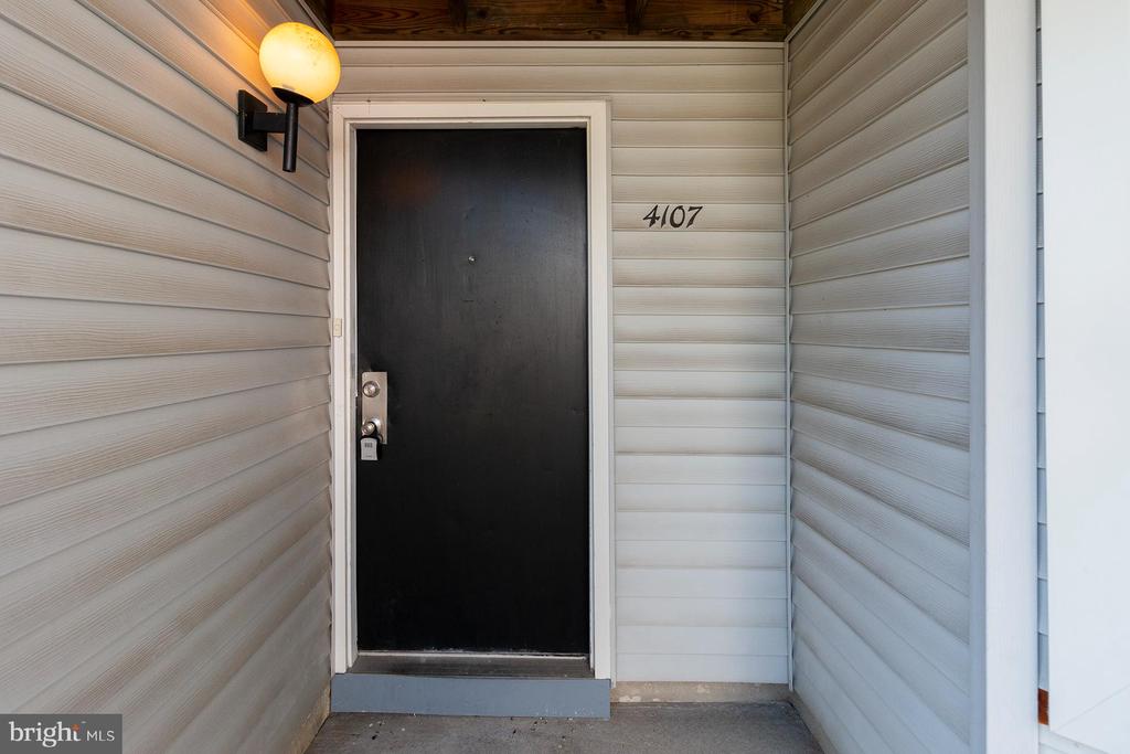4107 TRACY COURT