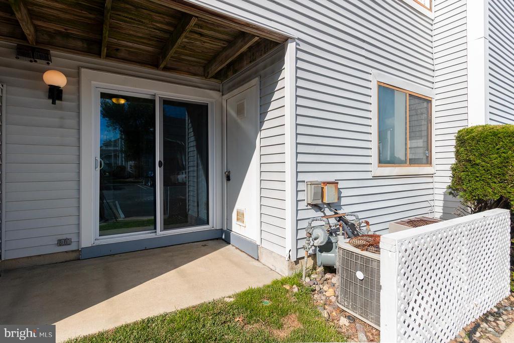 4107 TRACY COURT