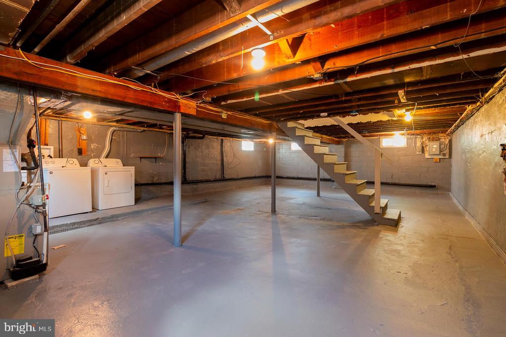 1009 MELROSE AVENUE