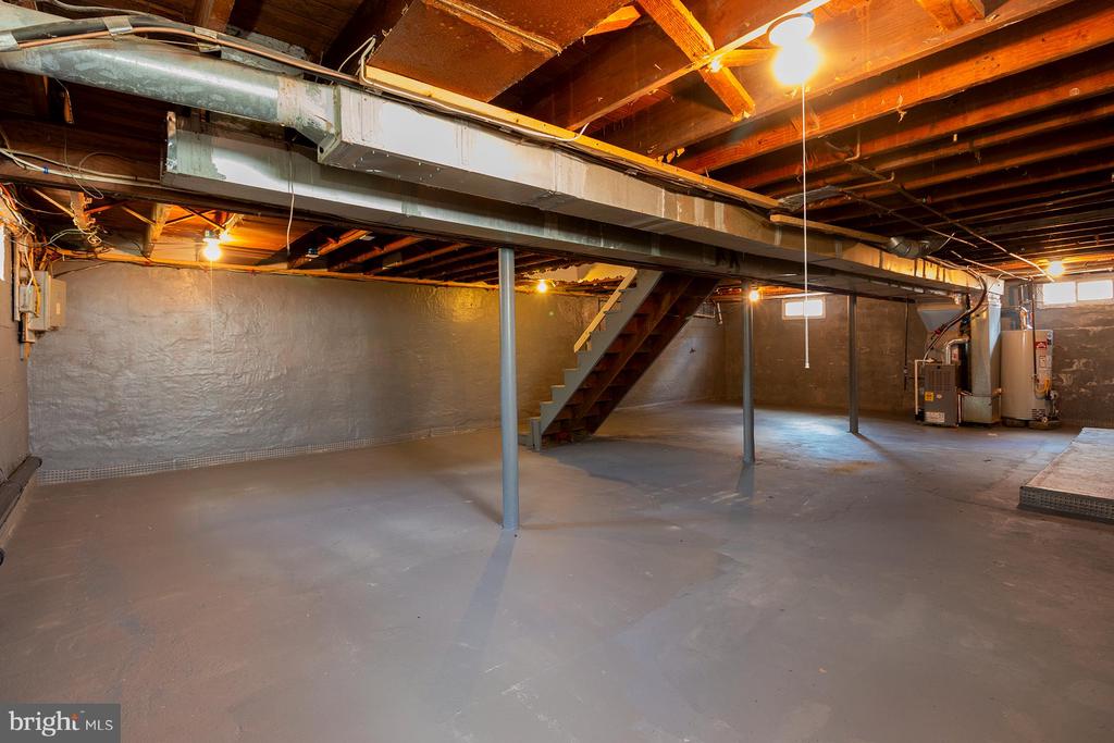 1009 MELROSE AVENUE