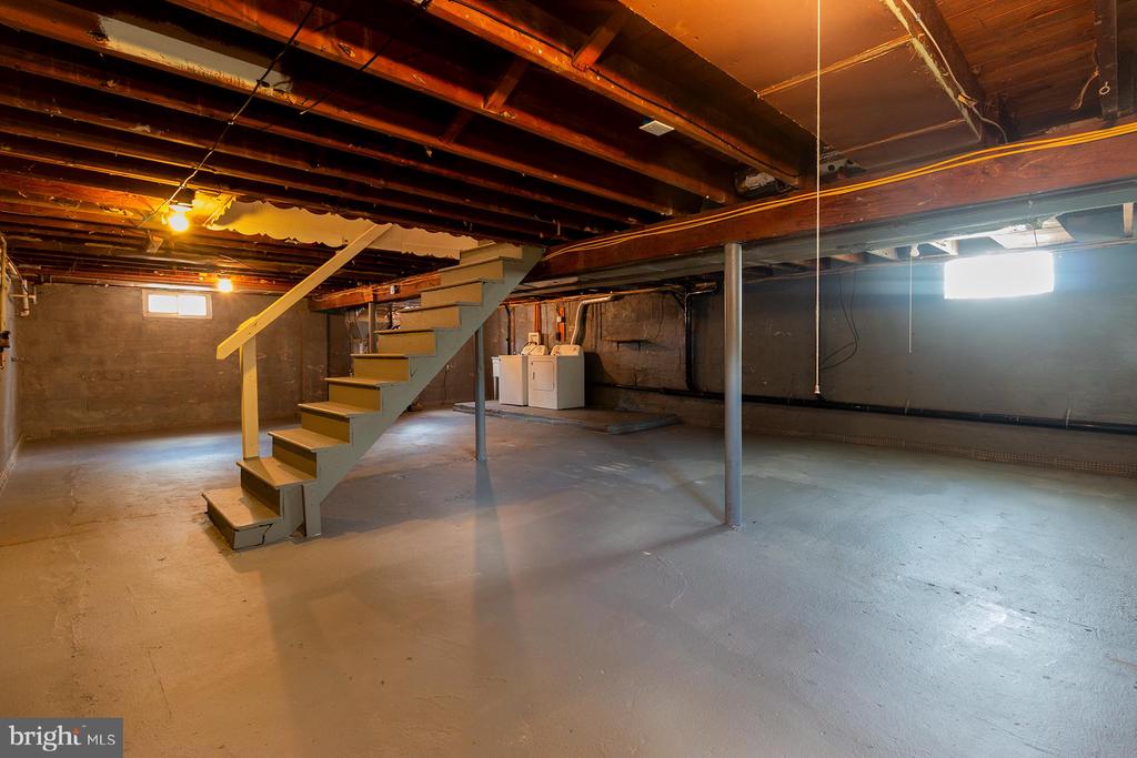 1009 MELROSE AVENUE