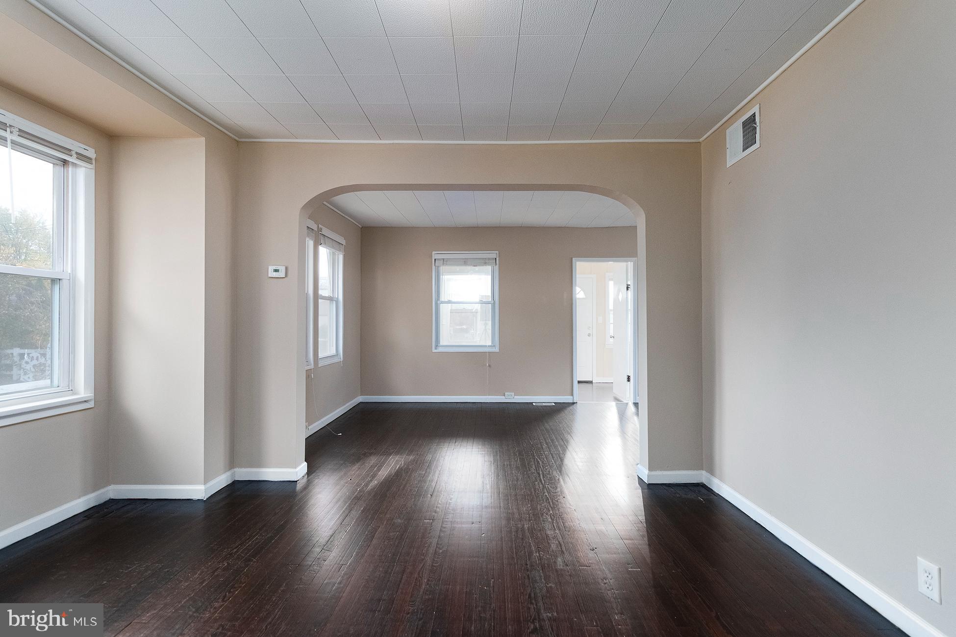 208 W RED BANK AVENUE