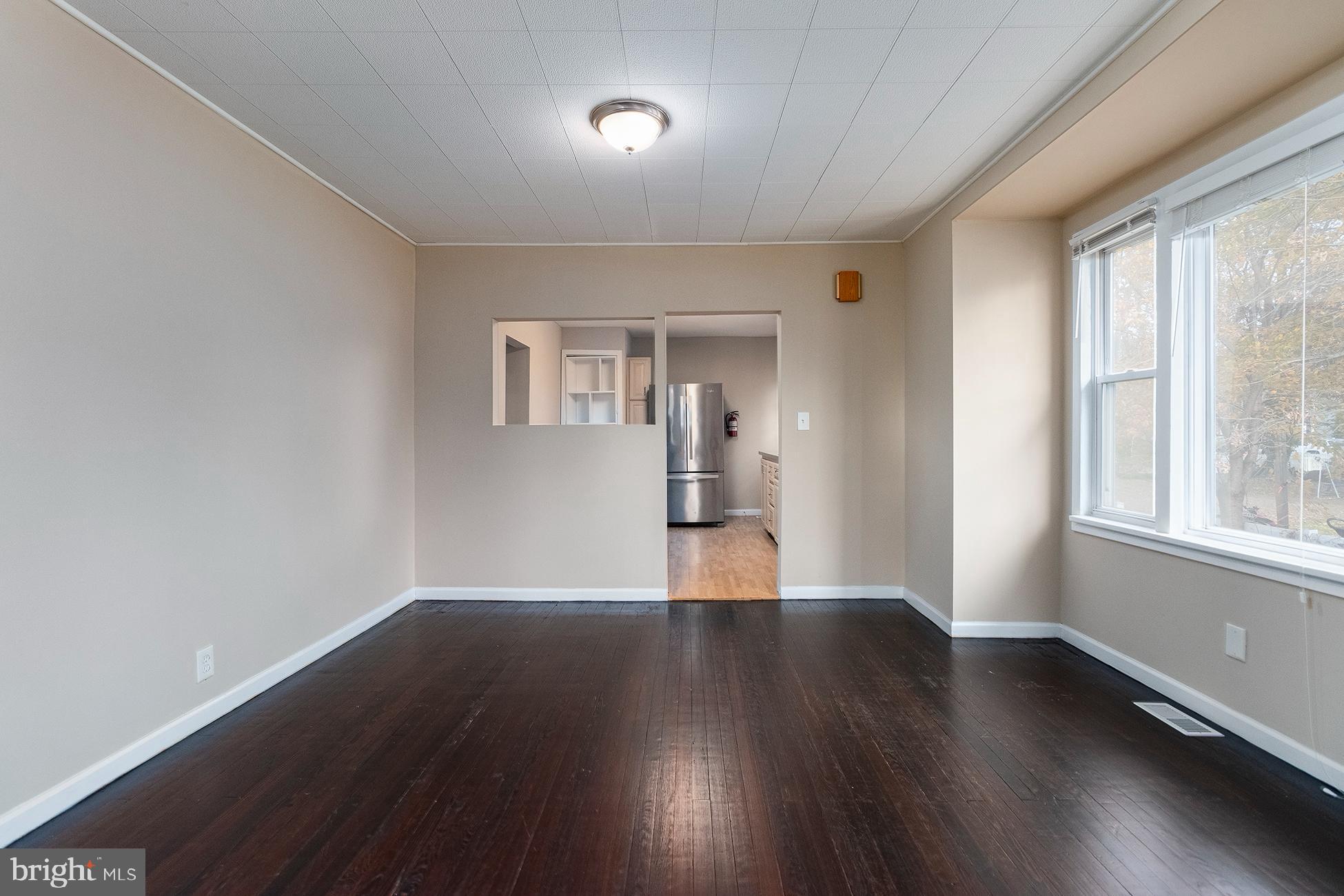 208 W RED BANK AVENUE