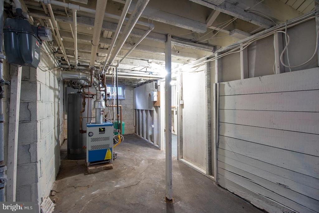 62 ABERNETHY DRIVE