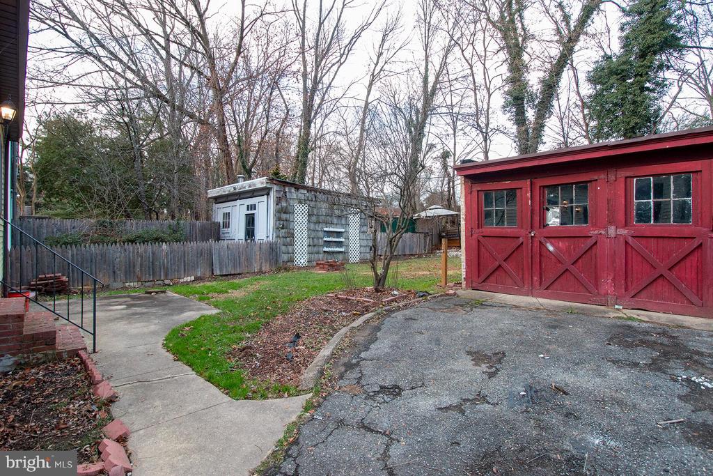 62 ABERNETHY DRIVE