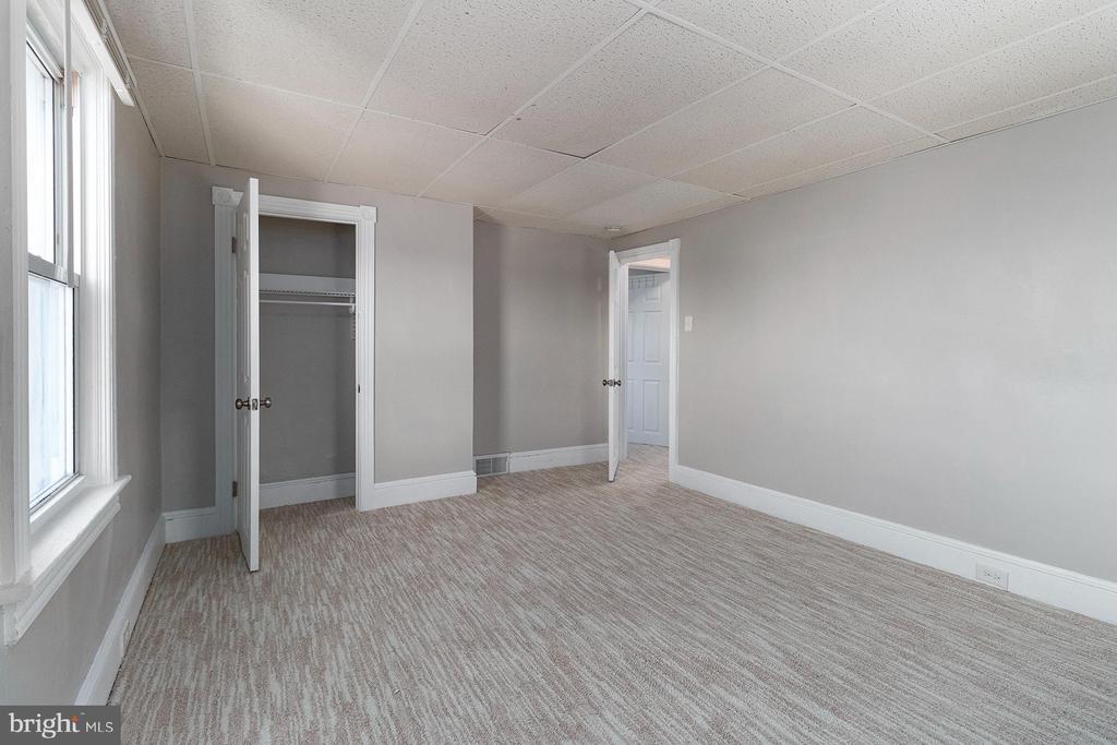 2557 WHITEHORSE MERCERVILLE