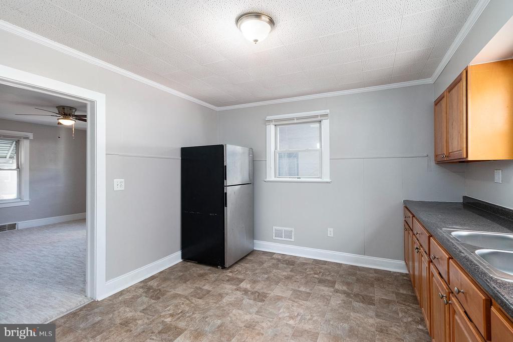 2557 WHITEHORSE MERCERVILLE