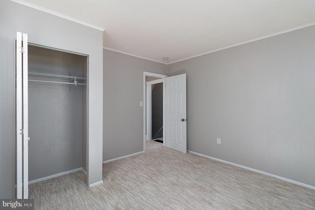 2557 WHITEHORSE MERCERVILLE