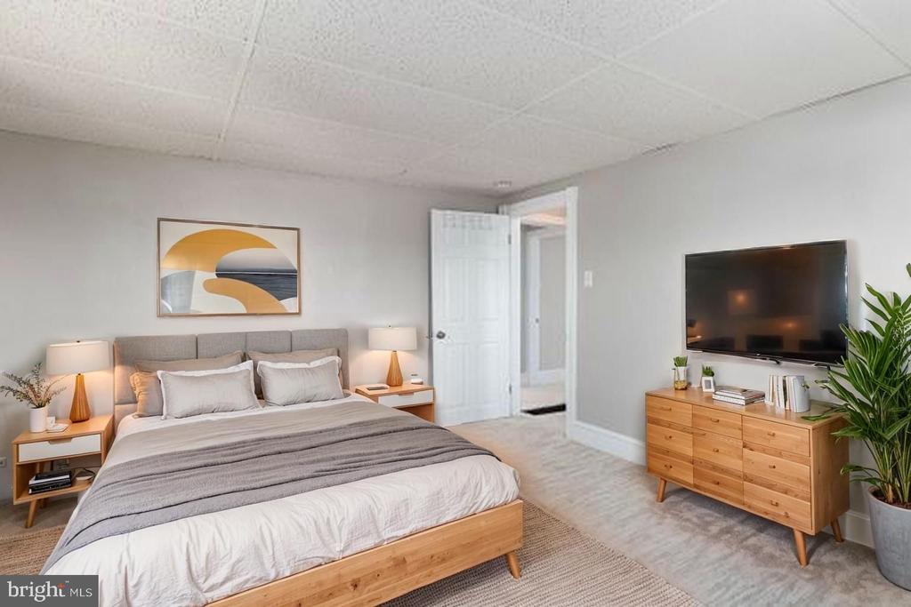 2557 WHITEHORSE MERCERVILLE
