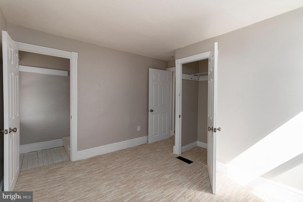 2557 WHITEHORSE MERCERVILLE