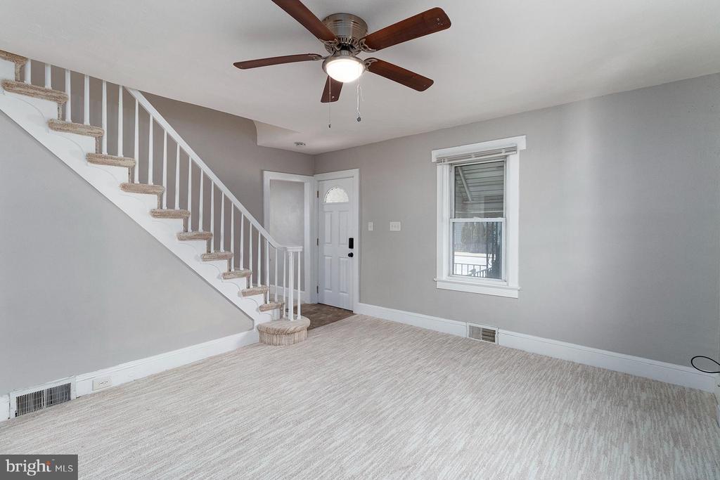 2557 WHITEHORSE MERCERVILLE