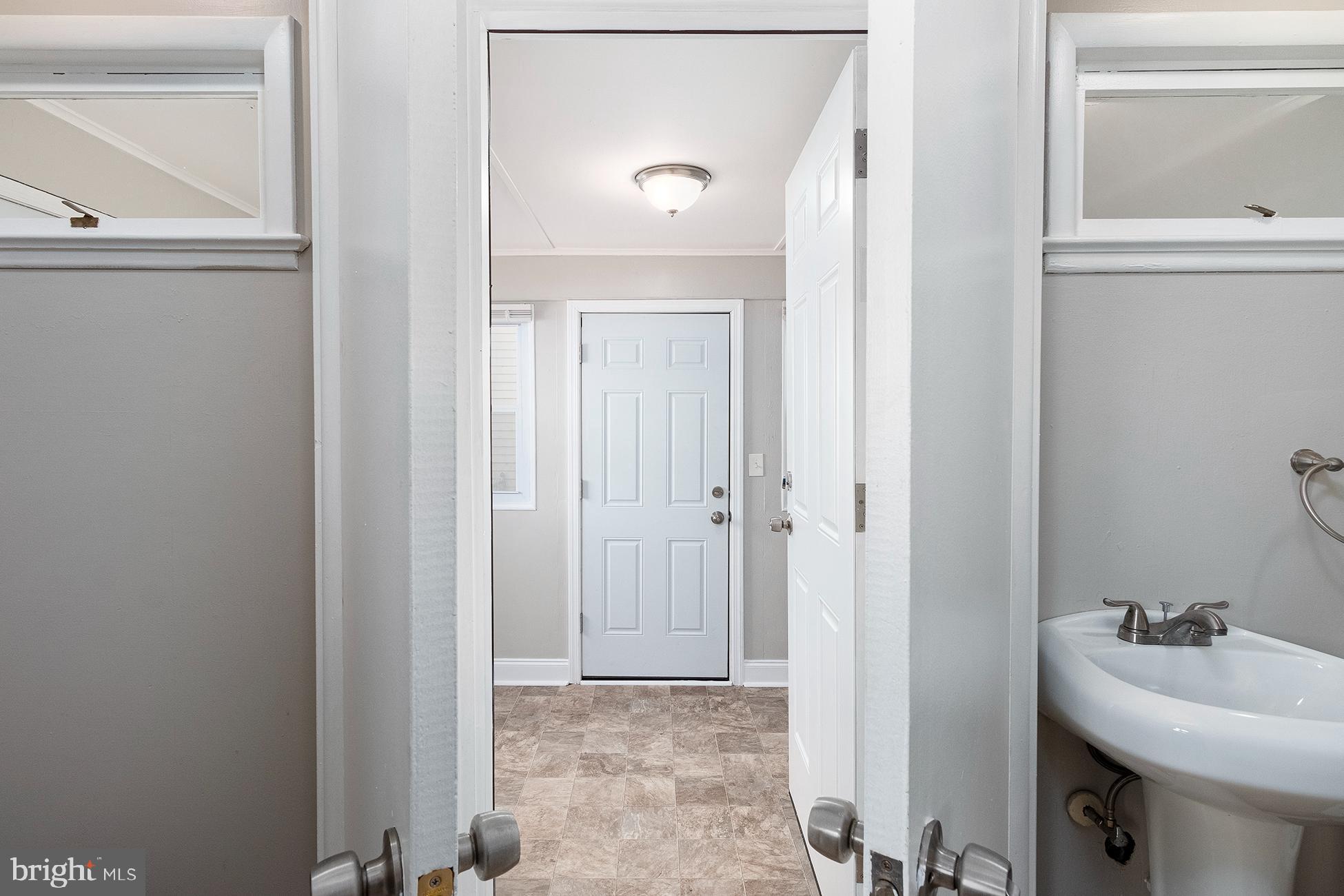 2557 WHITEHORSE MERCERVILLE