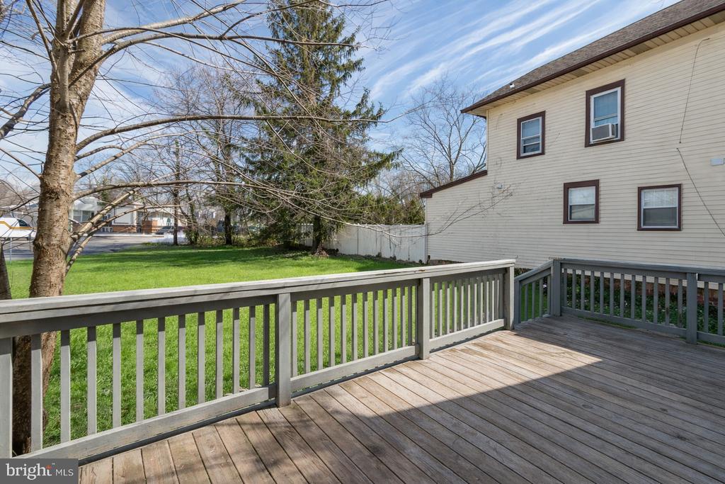 2557 WHITEHORSE MERCERVILLE