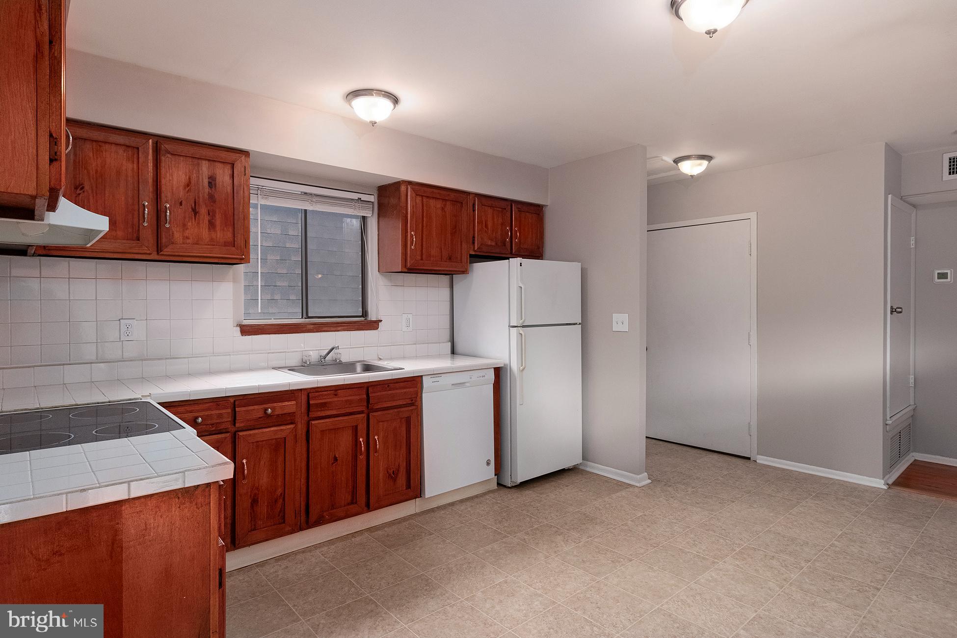 423 MEADOW WOODS LANE 310