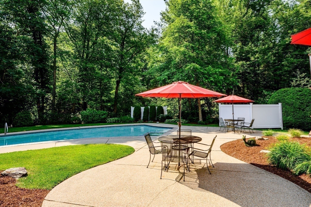 190 Colonial Dr
