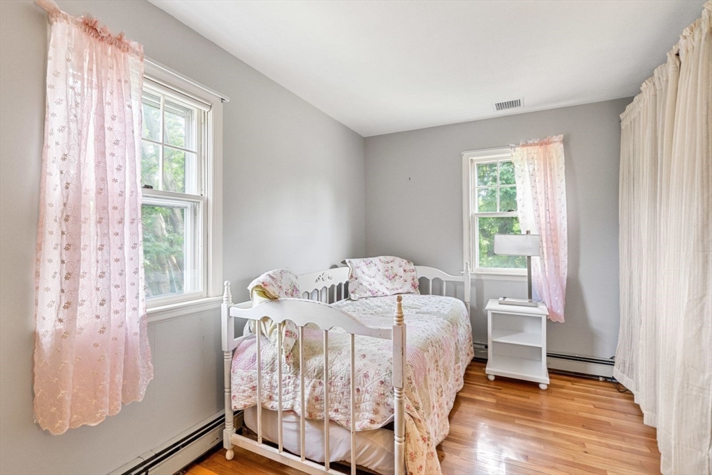 11 Sycamore Rd