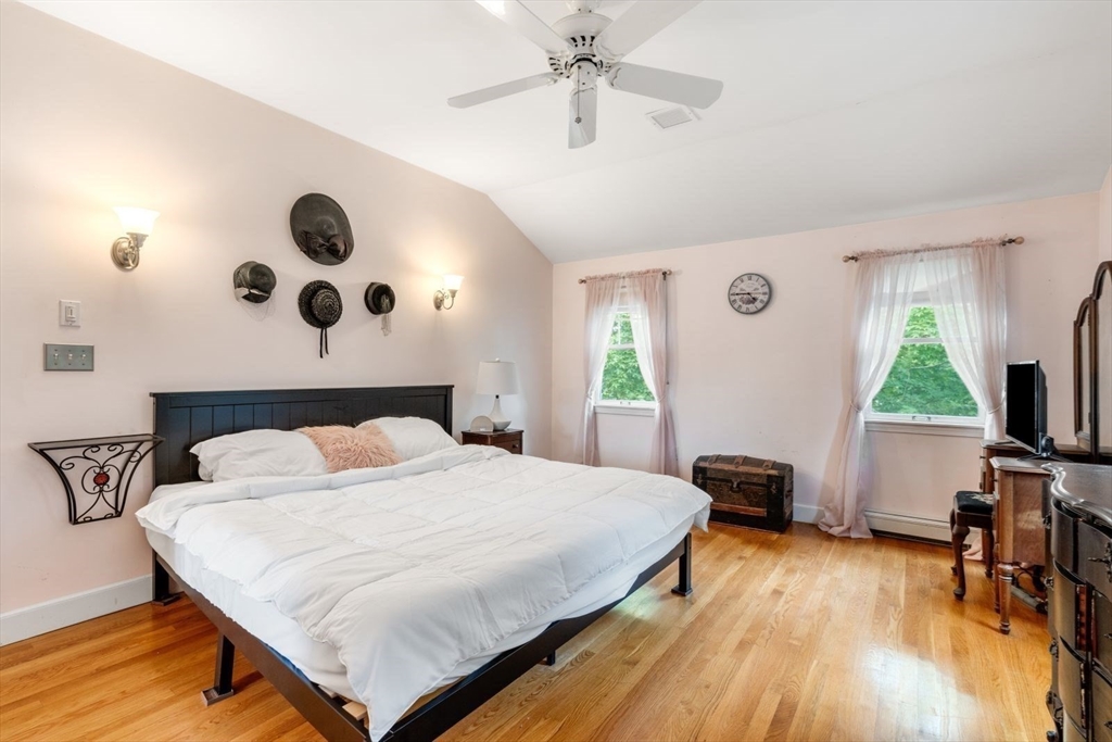 11 Sycamore Rd