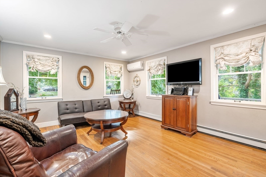 11 Sycamore Rd