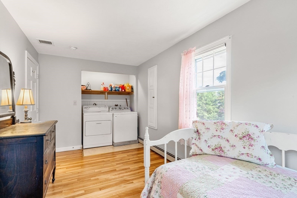 11 Sycamore Rd
