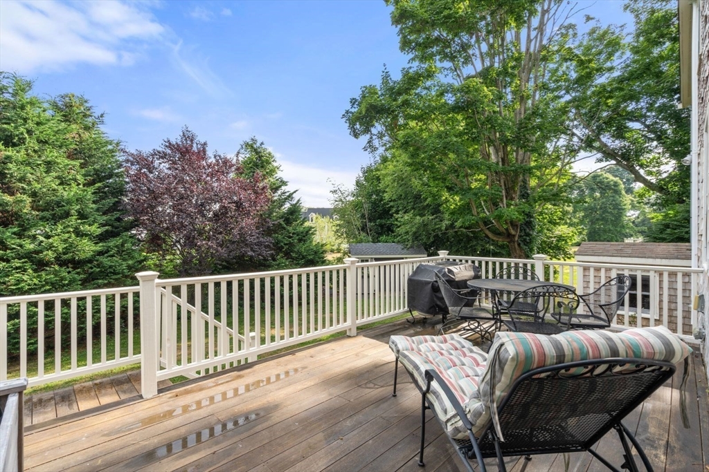 11 Sycamore Rd