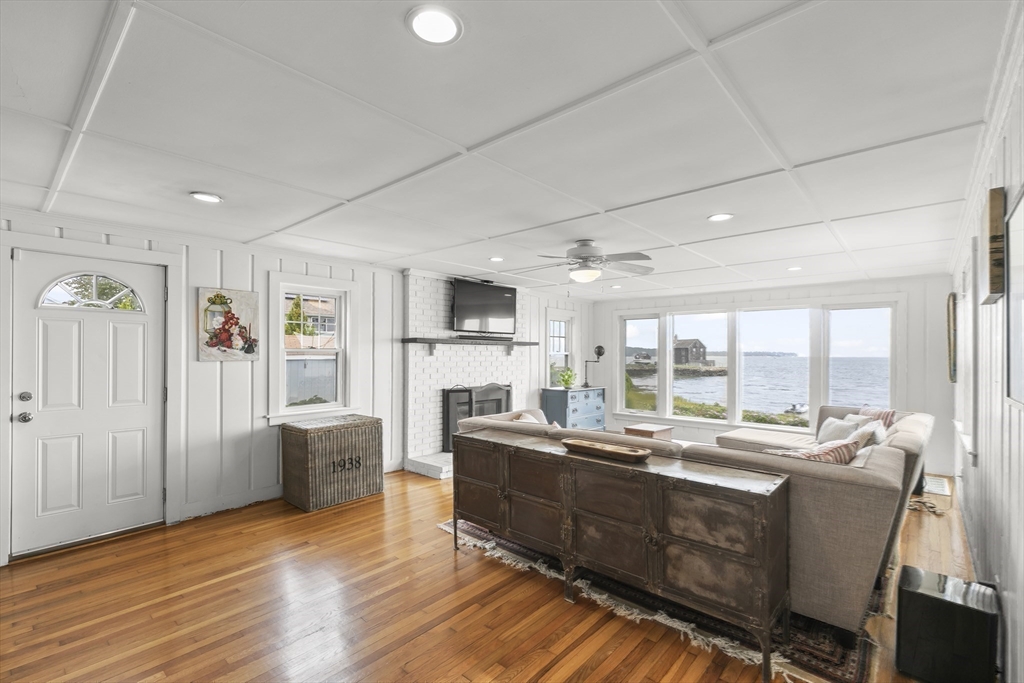 2 Braintree Ave.(Waterfront)
