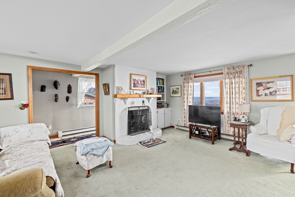 151 Glades Rd