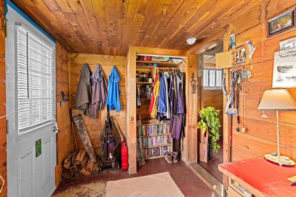 151 Glades Rd