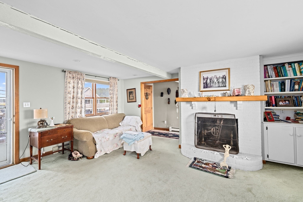 151 Glades Rd