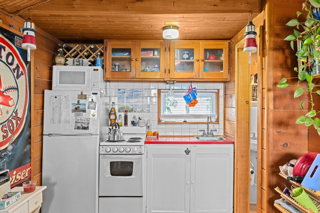 151 Glades Rd