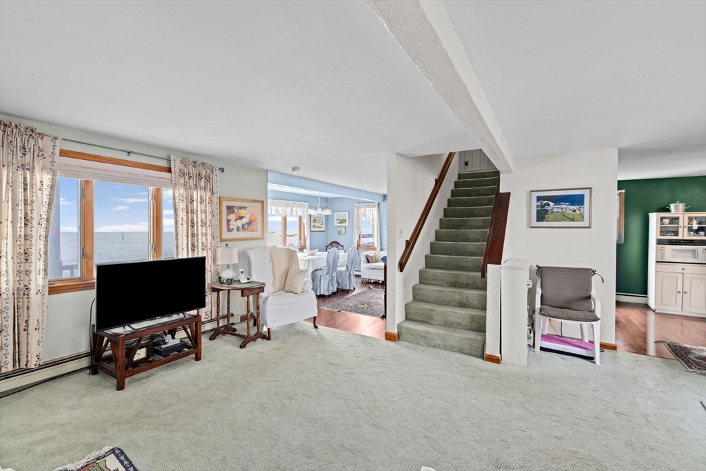 151 Glades Rd