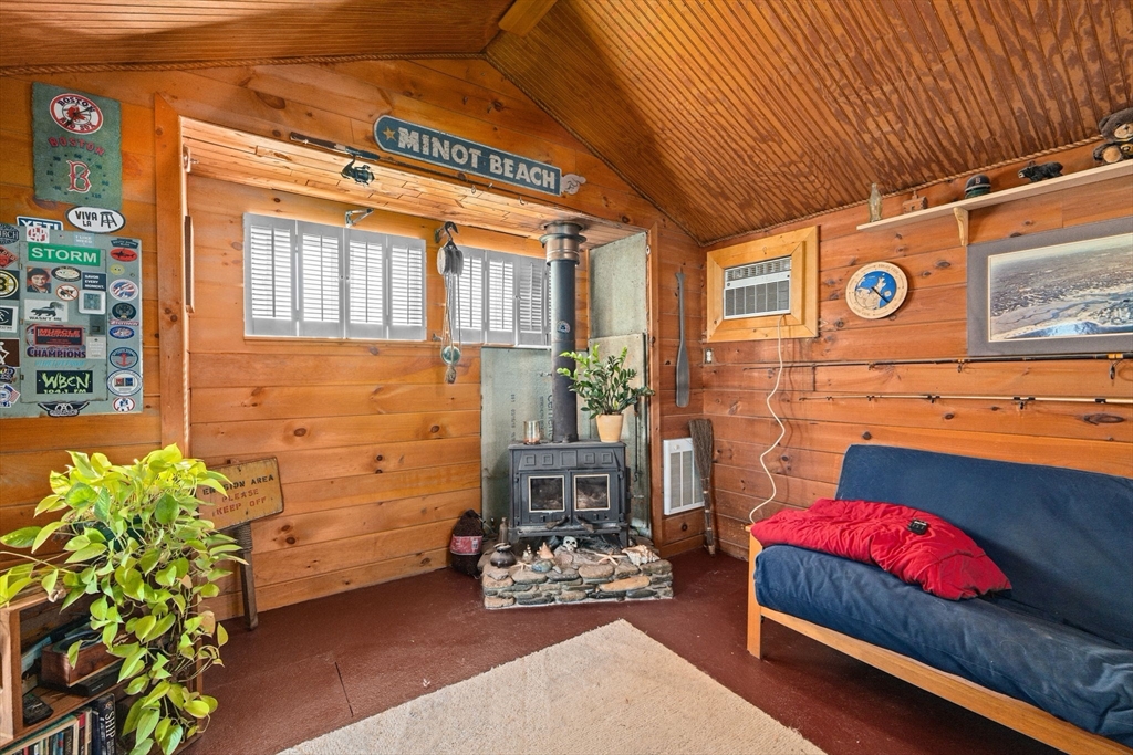 151 Glades Rd