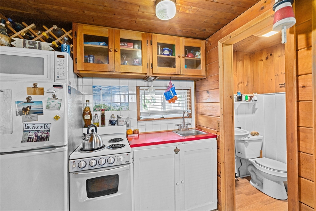 151 Glades Rd