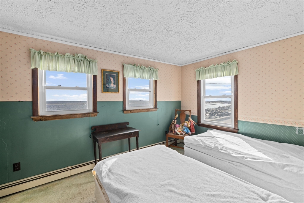 151 Glades Rd