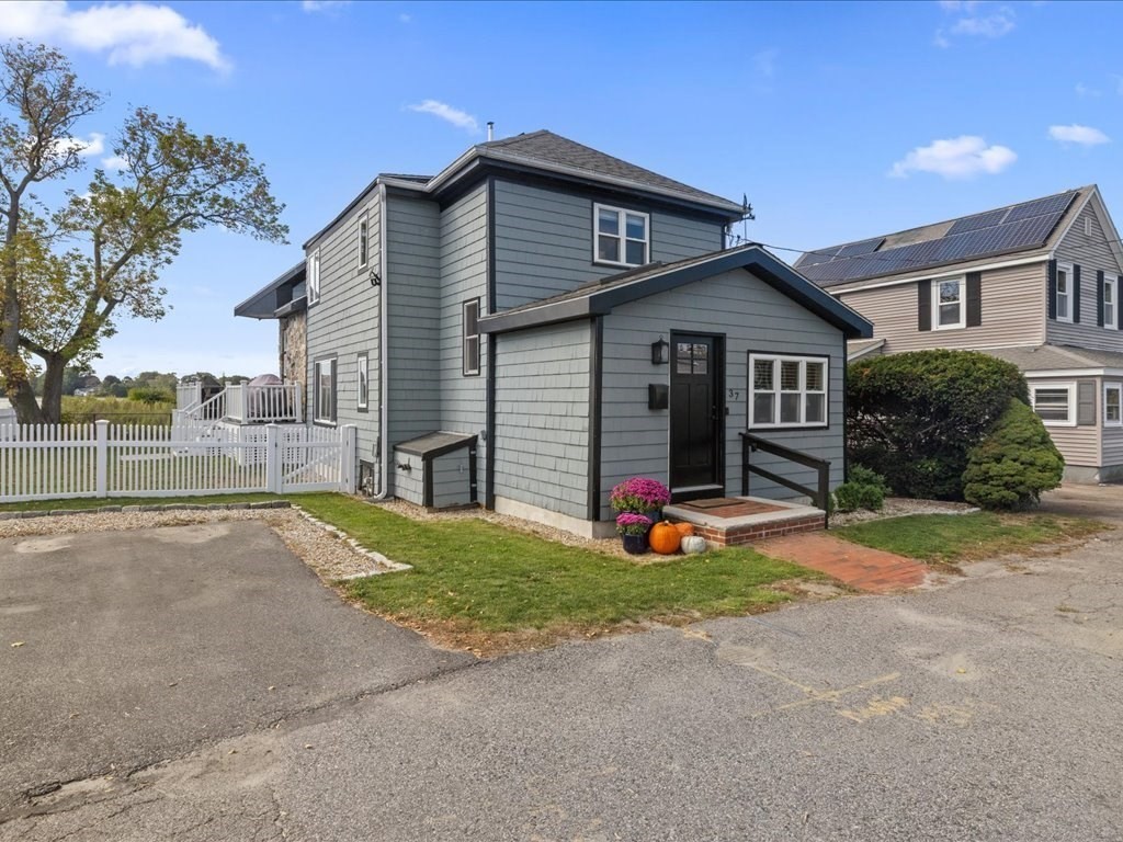 37 Pawsey St