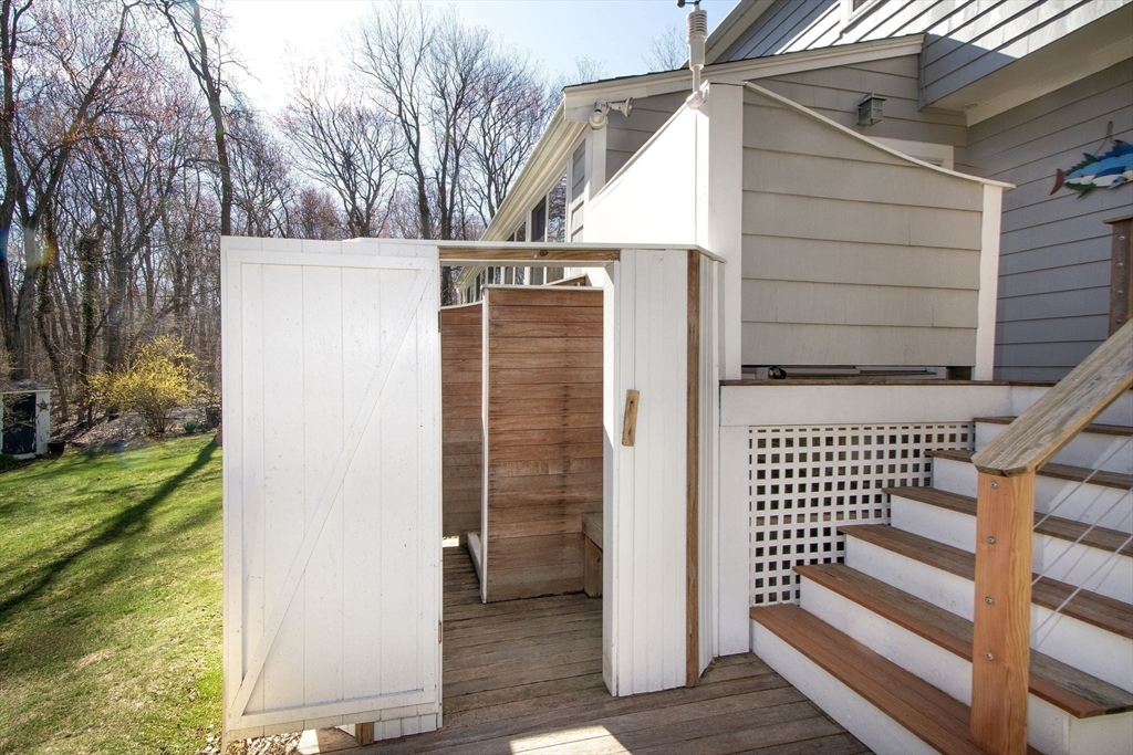 18 Longmeadow Rd