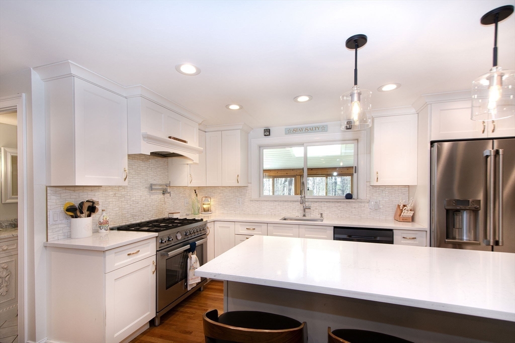 18 Longmeadow Rd