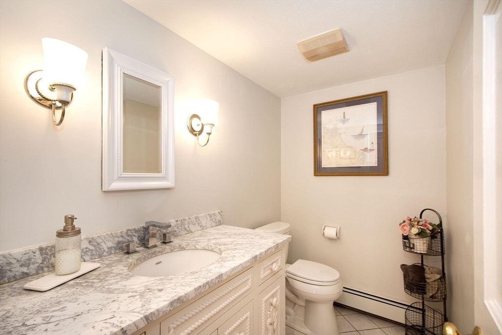 18 Longmeadow Rd