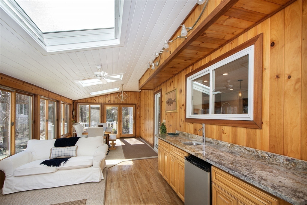 18 Longmeadow Rd