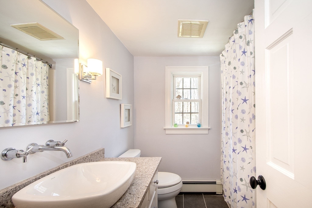 18 Longmeadow Rd