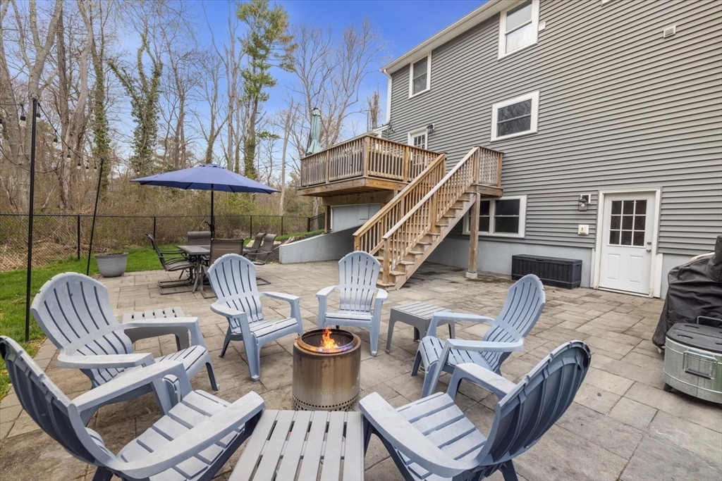 184 Booth Hill Rd