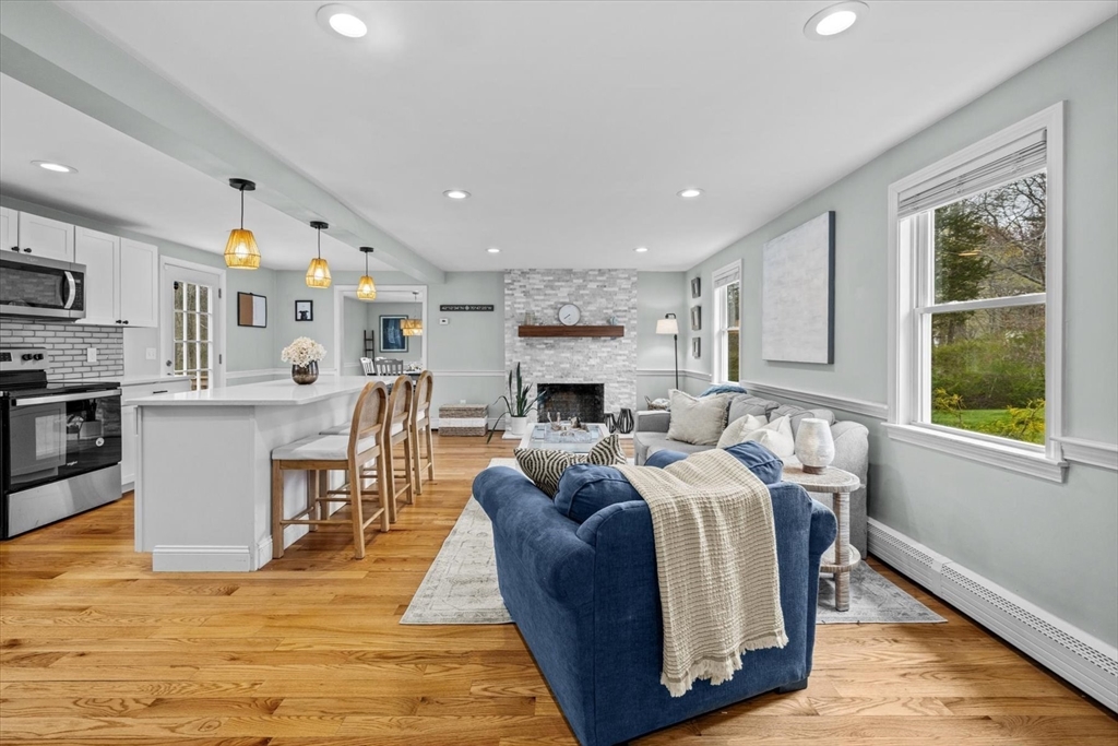 184 Booth Hill Rd