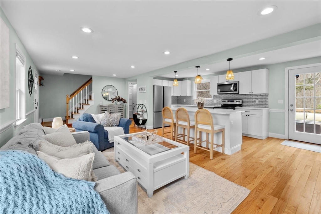 184 Booth Hill Rd