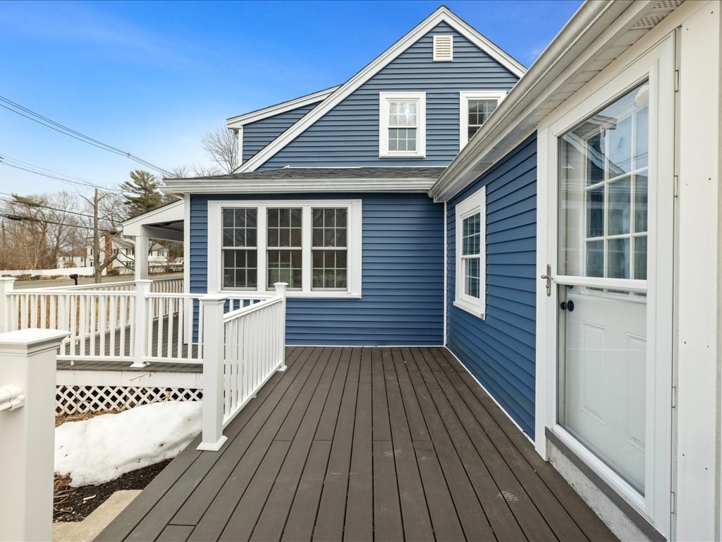 555 Webster St.