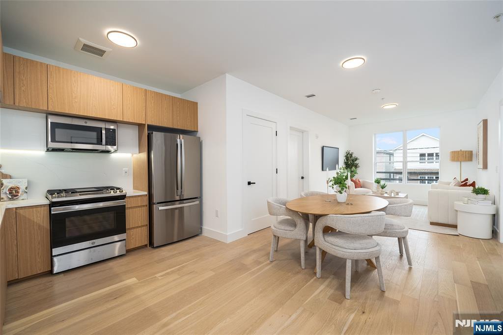 649 38th Street 509