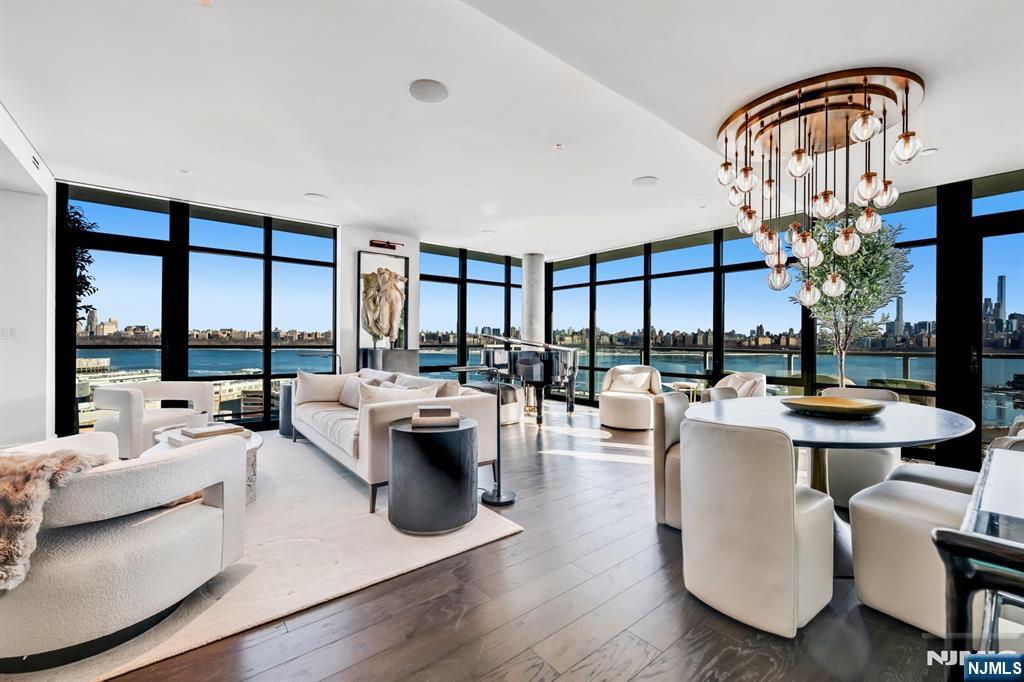 8701 Churchill Road PH01