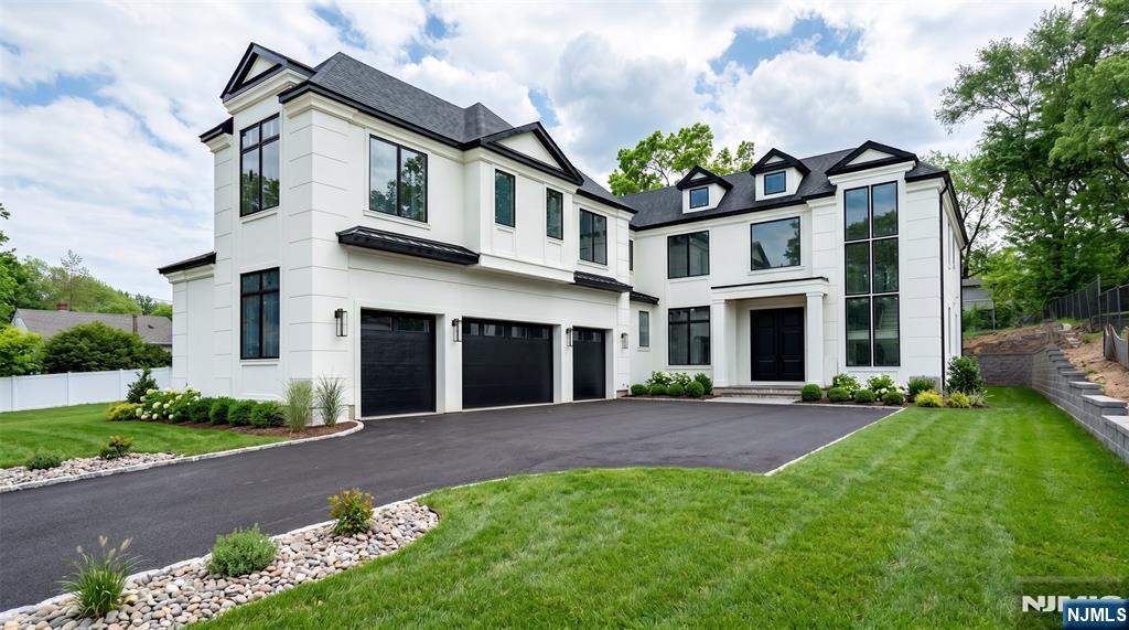 196 Midwood Road