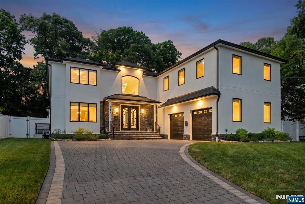 457 Lincoln Drive