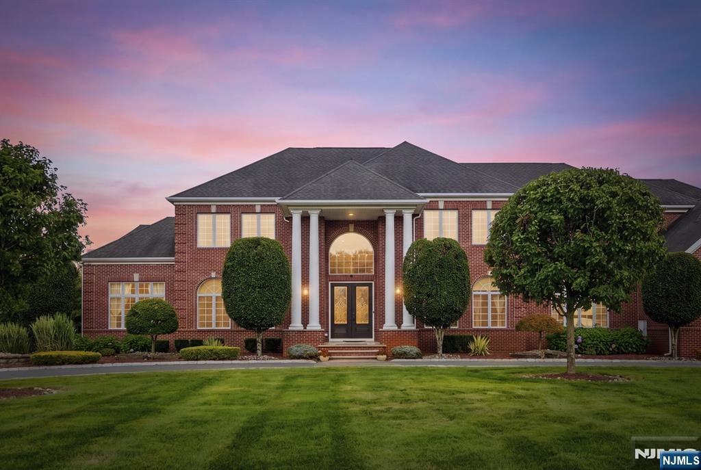 7 Crystal Court